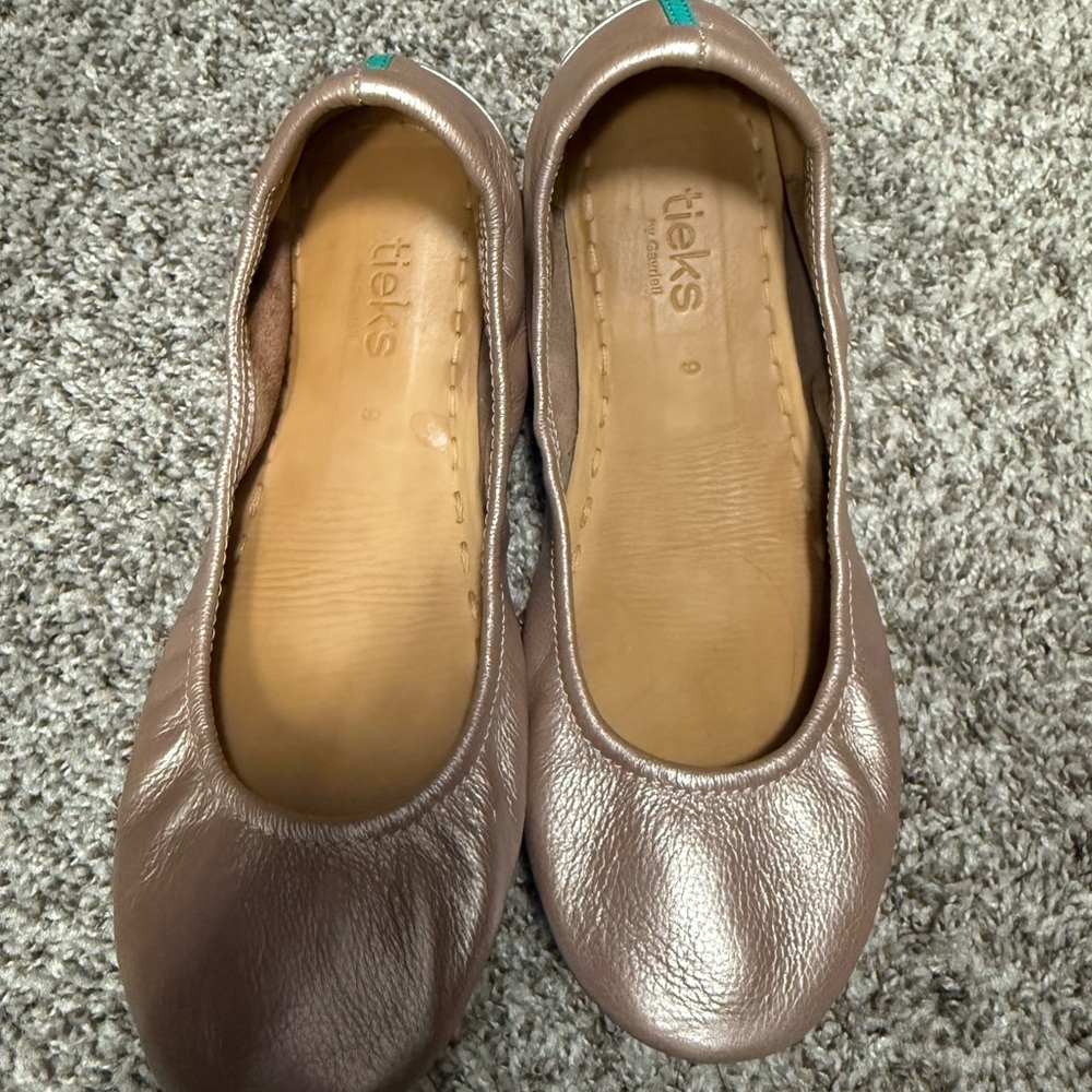 Tieks Women's rose gold Metallic Ballet Flats